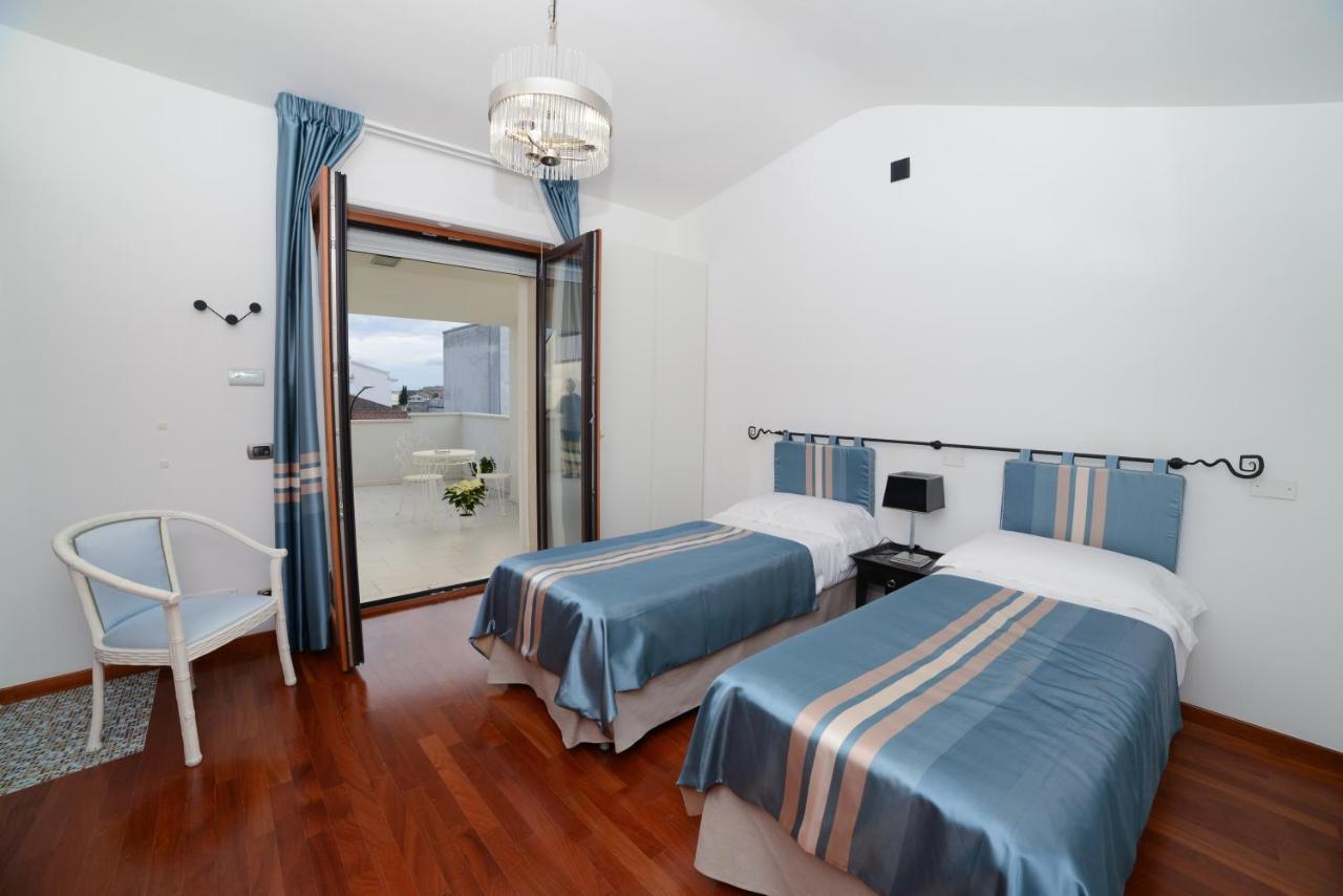 B&B Sant'Erasmo ซานเตราโม อิน คอลเล ภายนอก รูปภาพ